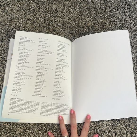 Kids book paperback science book understanding your muscles and bones - Picture 10 of 14